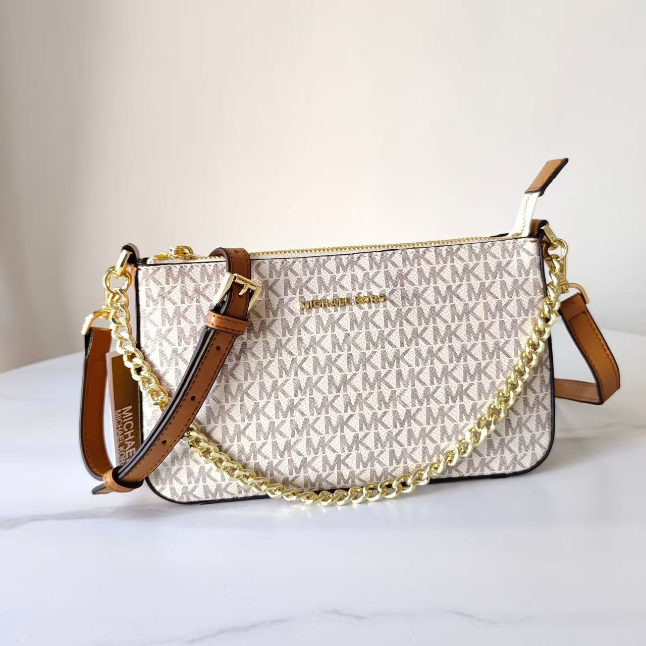 SIGNATURE JET SET CROSSBODY BAG - WHITE