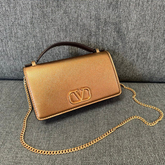 VLOGO SIGNATURE 19 CM CHAIN BAG - GOLD