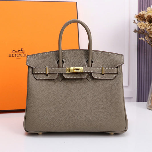 BIRKIN 30 – ÉTOUPE WITH GOLD HARDWARE