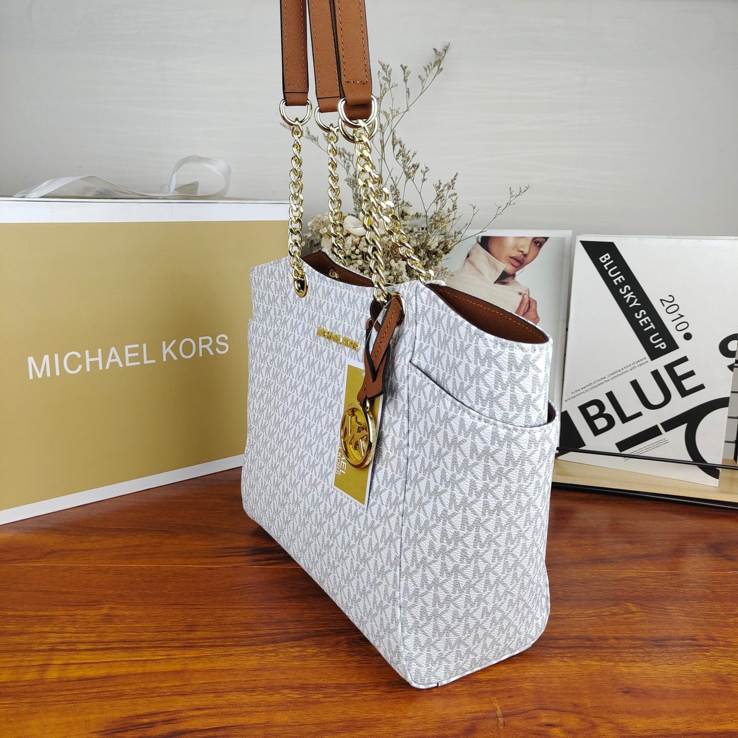 JET SET LARGE TOTE BAG - WHITE