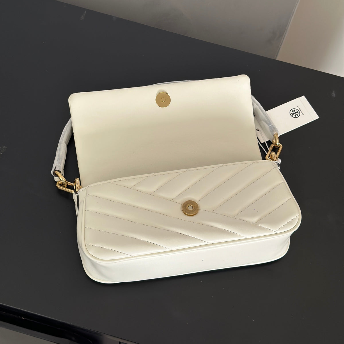THE KIRA CHEVRON SMALL FLAP SHOULDER BAG - WHITE