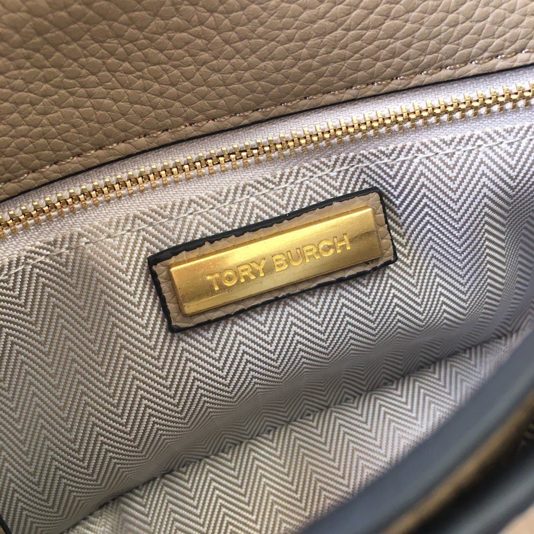 BRITTEN CONVERTIBLE CROSSBODY BAG – TAUPE
