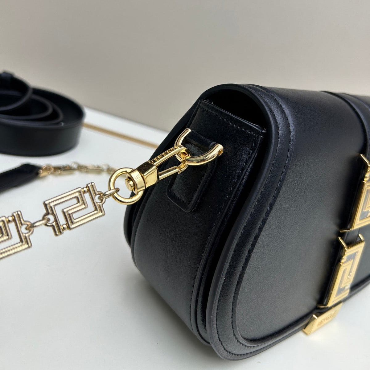 GRECA GODDESS SHOULDER BAG - BLACK
