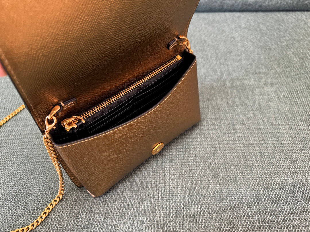 VLOGO SIGNATURE 19 CM CHAIN BAG - GOLD