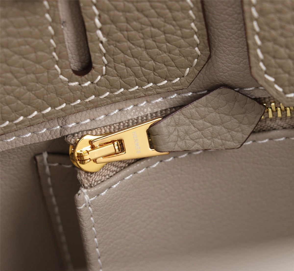 BIRKIN 30 – ÉTOUPE WITH GOLD HARDWARE