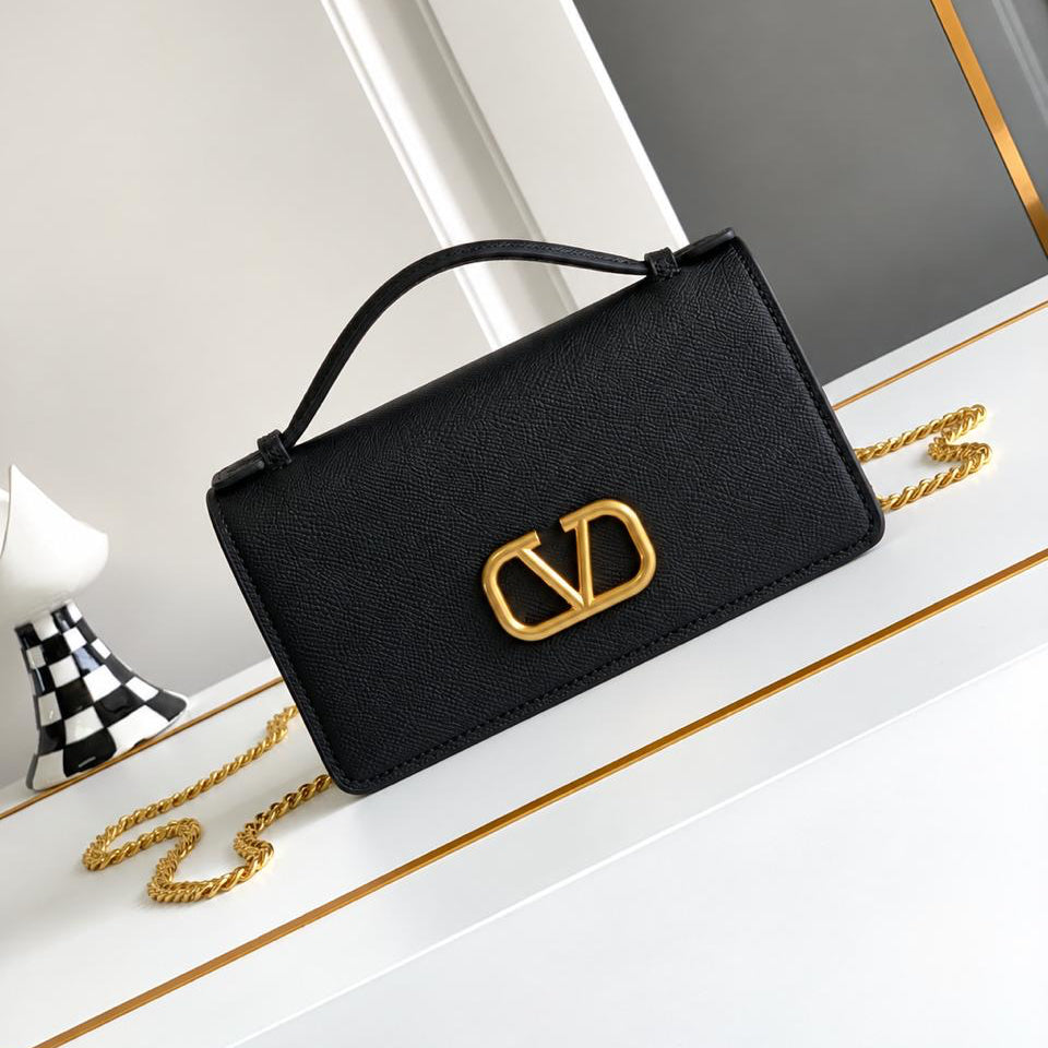 VLOGO SIGNATURE 19 CM CHAIN BAG - BLACK