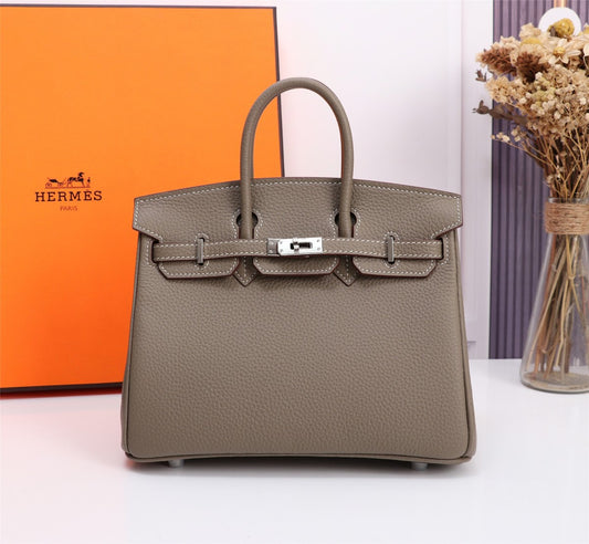 BIRKIN 30 – ÉTOUPE WITH PALLADIUM HARDWARE