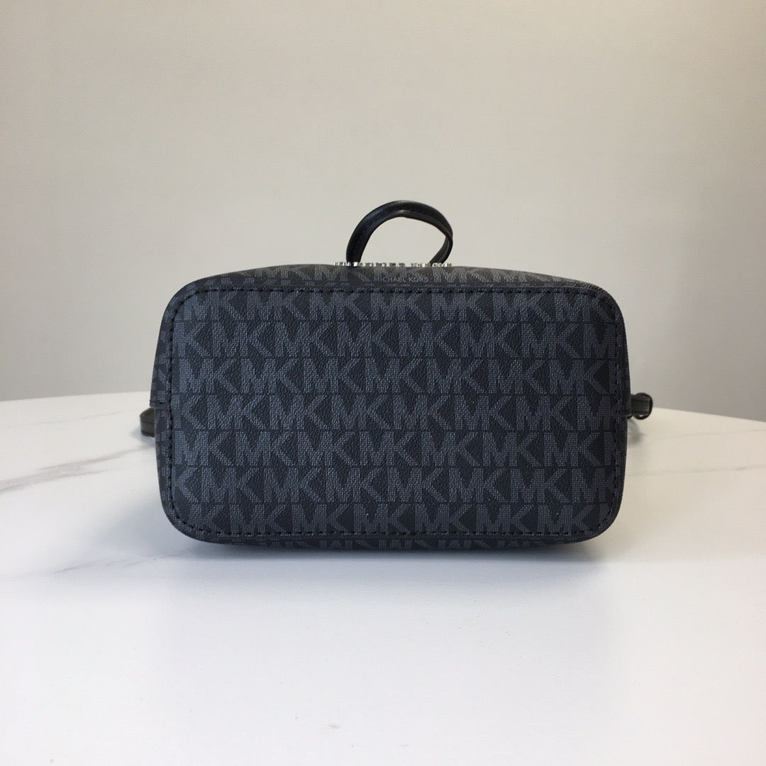 SURI BUCKET BAG - BLACK