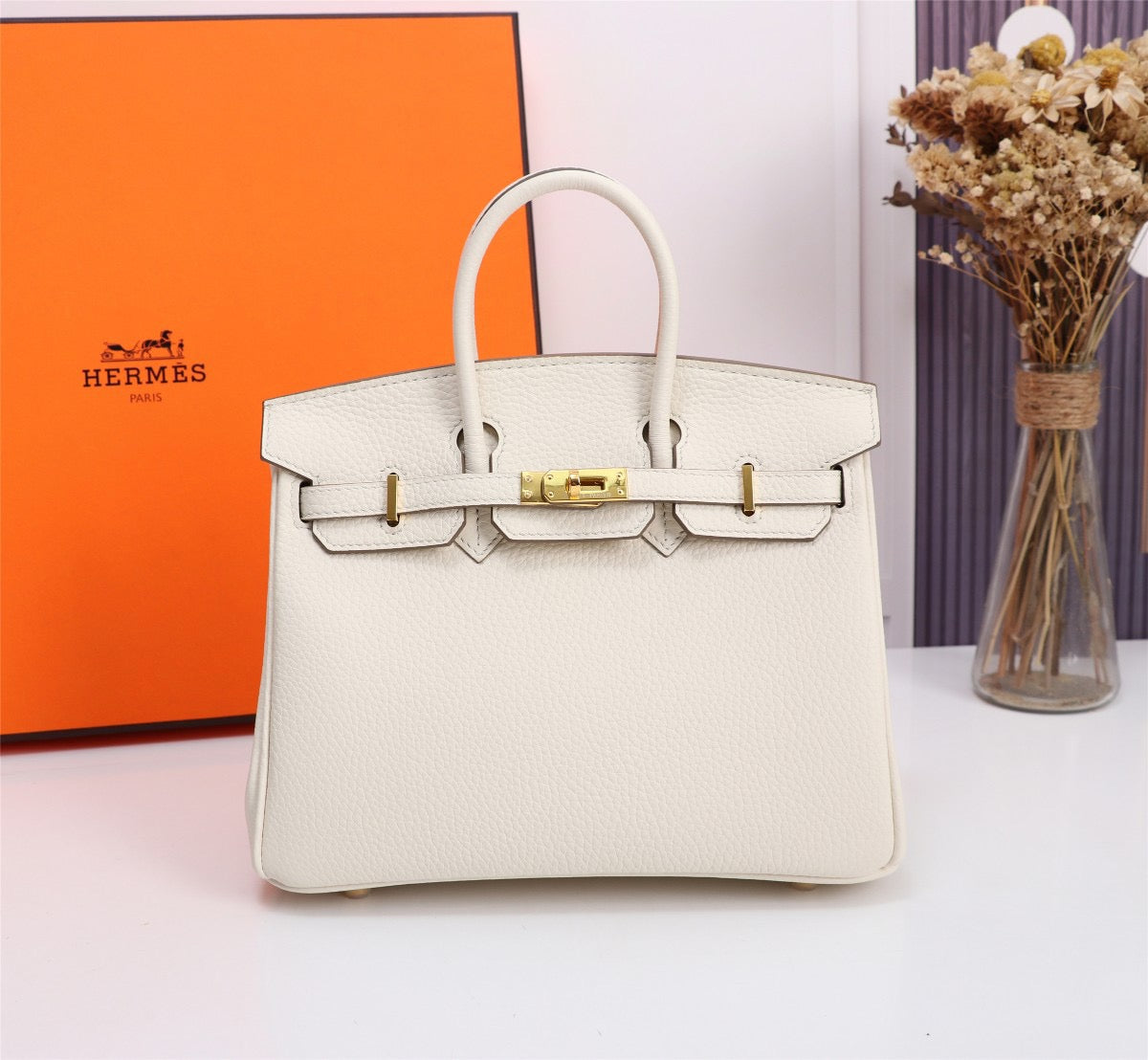 BIRKIN 30 – WHITE WITH GOLD HARDWARE