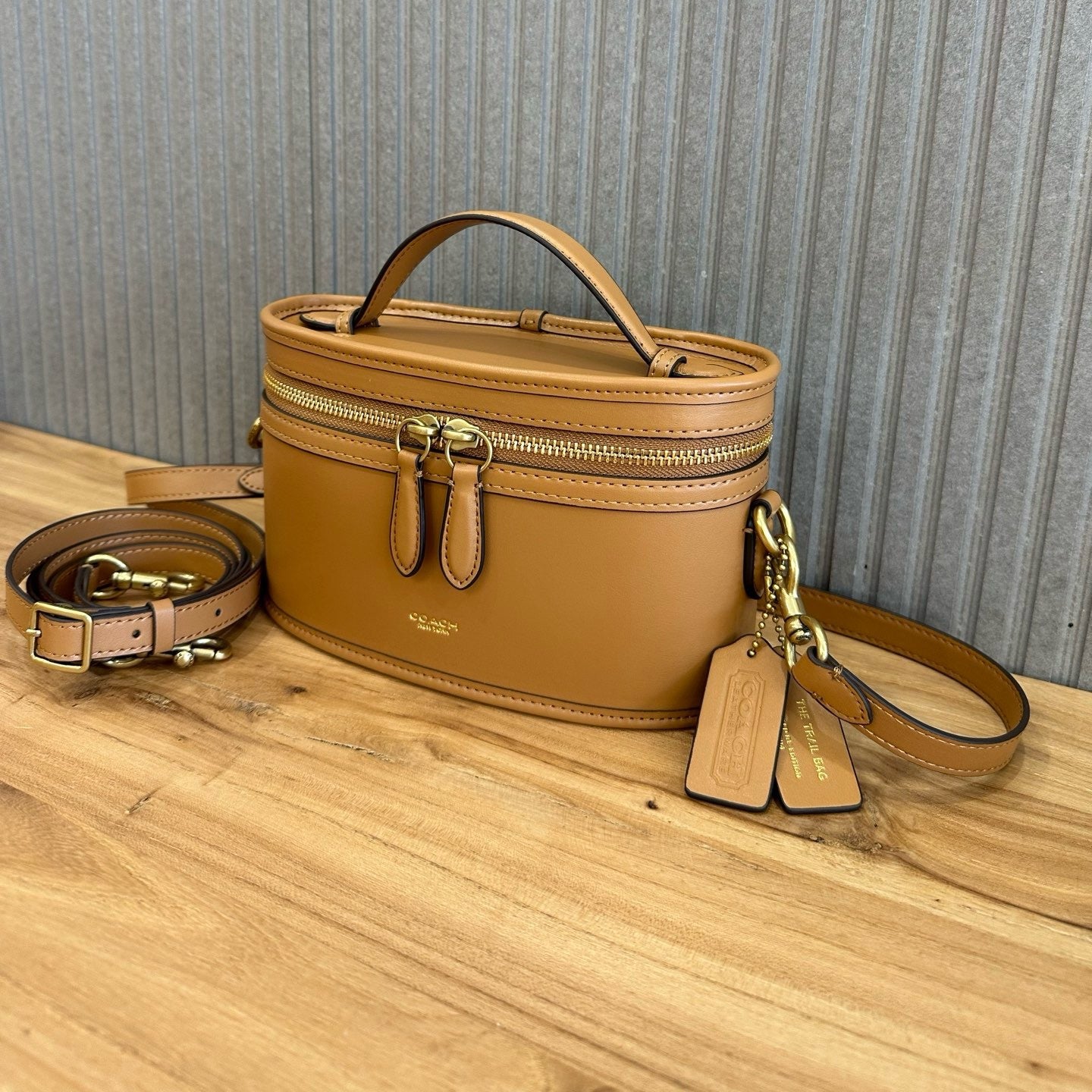 TRAIL BAG - MUSTARD