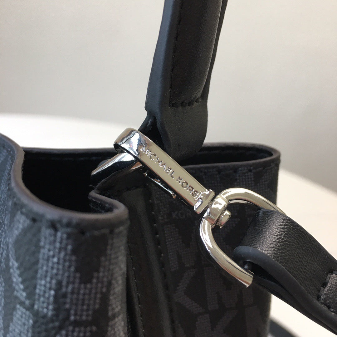 SURI BUCKET BAG - BLACK