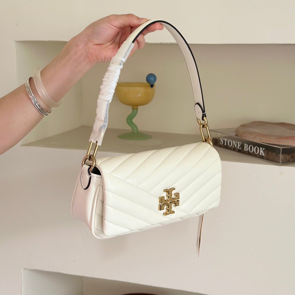 THE KIRA CHEVRON SMALL FLAP SHOULDER BAG - WHITE