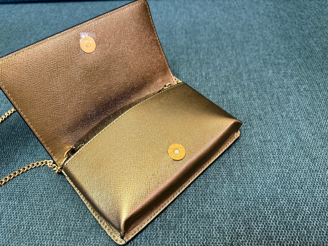 VLOGO SIGNATURE 19 CM CHAIN BAG - GOLD