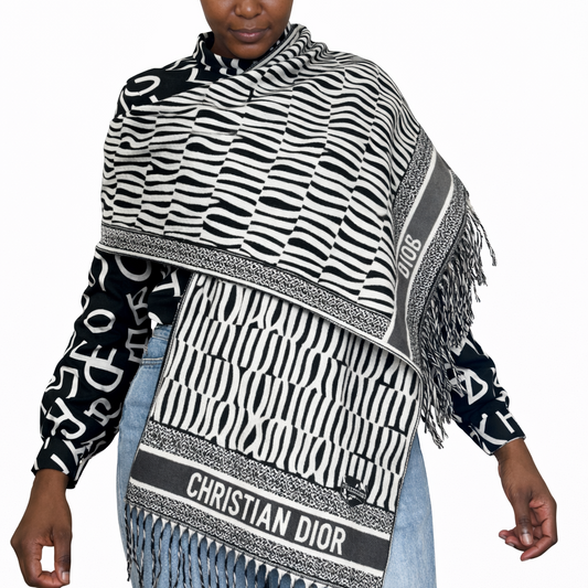 CD DOUBLE SIDED SCARF -   BLACK AND WHITE