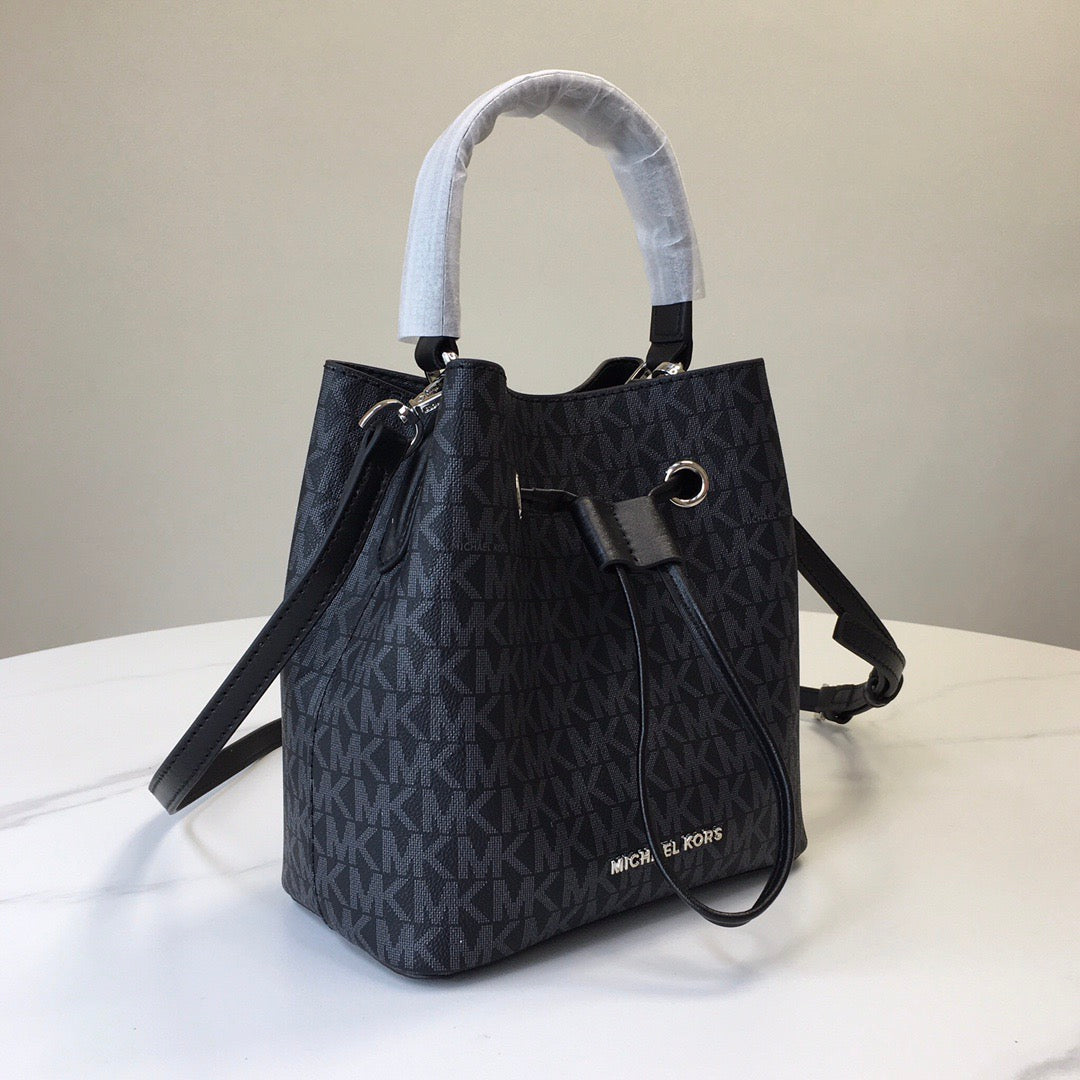 SURI BUCKET BAG - BLACK