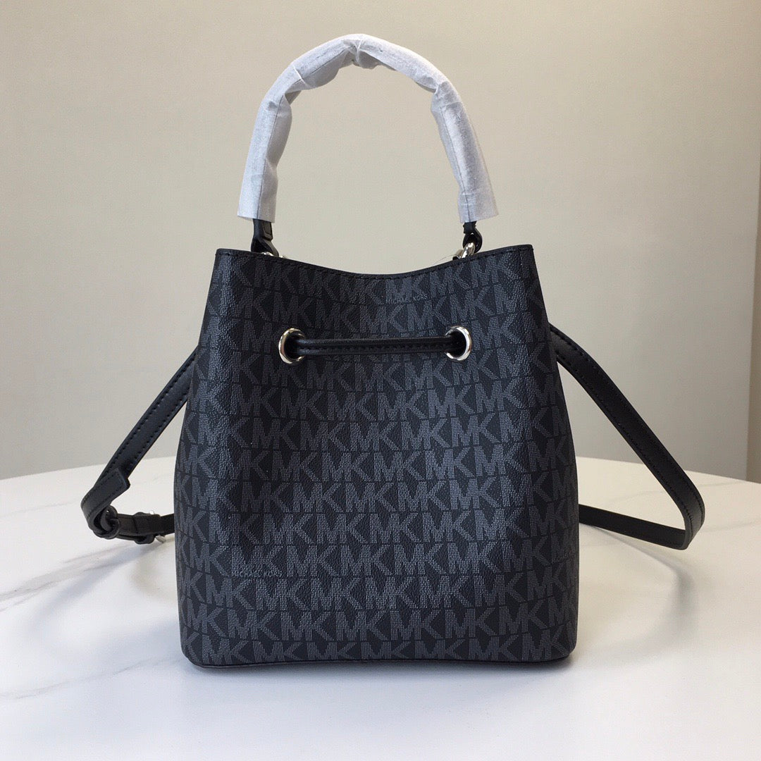 SURI BUCKET BAG - BLACK