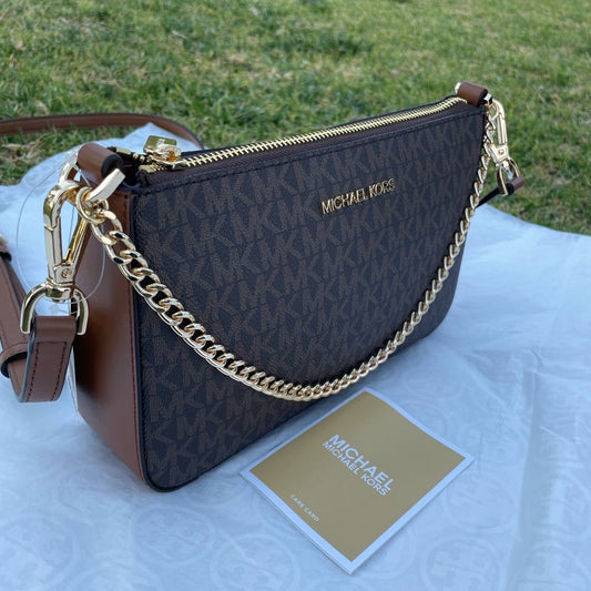 SIGNATURE JET SET CROSSBODY BAG - BROWN