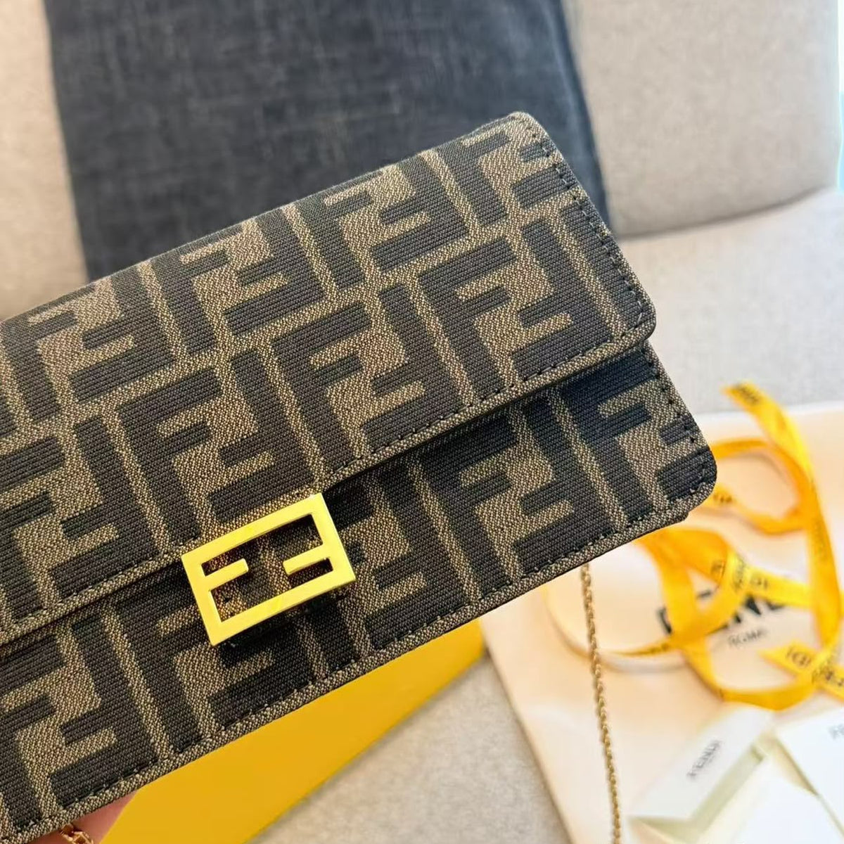 SMALL WALLET ON CHAIN BAG
